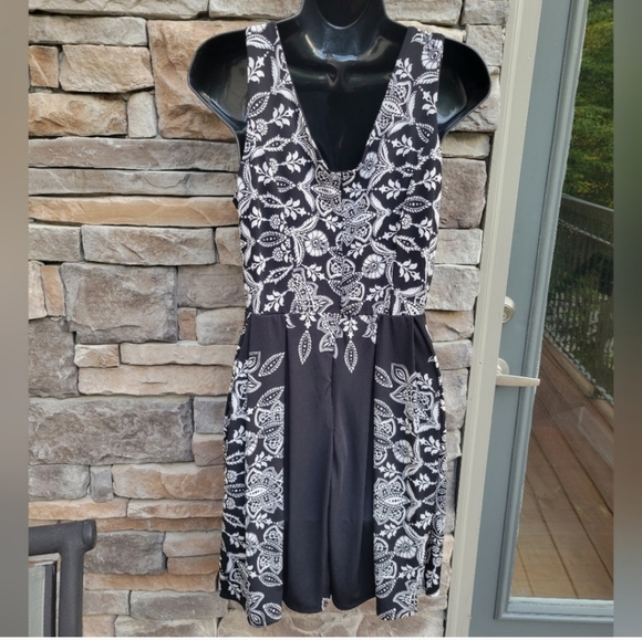 Venus Dress - Picture 7 of 8